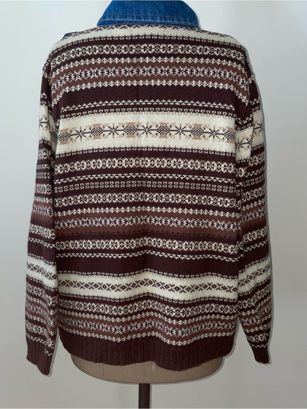 Denim Jacket with Knit Fair Isle Sleeves -western-classic - Picture 3 of 6